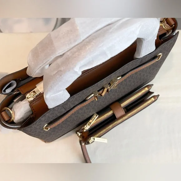 NWT Michael Kors Set - Picture 4 of 9